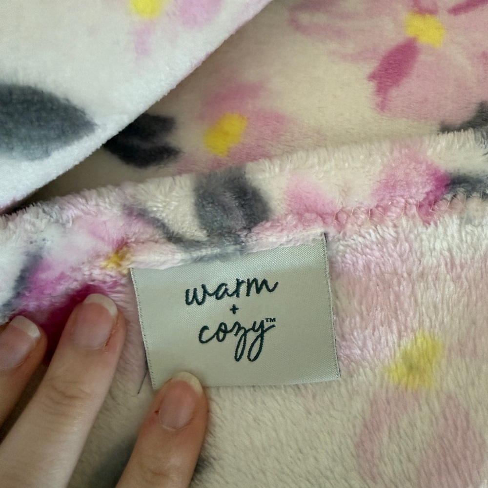 Floral Plush Throw Blanket - Pink - Picture 3 of 3